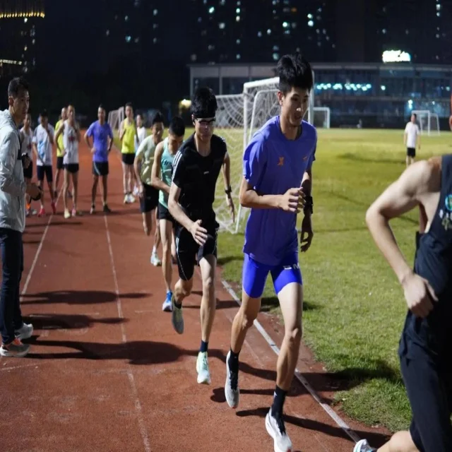 周琦恢复训练显示强劲回归势头